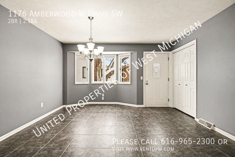 1176 Amberwood West Dr Sw - Photo 3 of 17