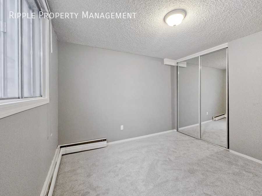 1337 13 Ave Sw #102 - Photo 6 of 14