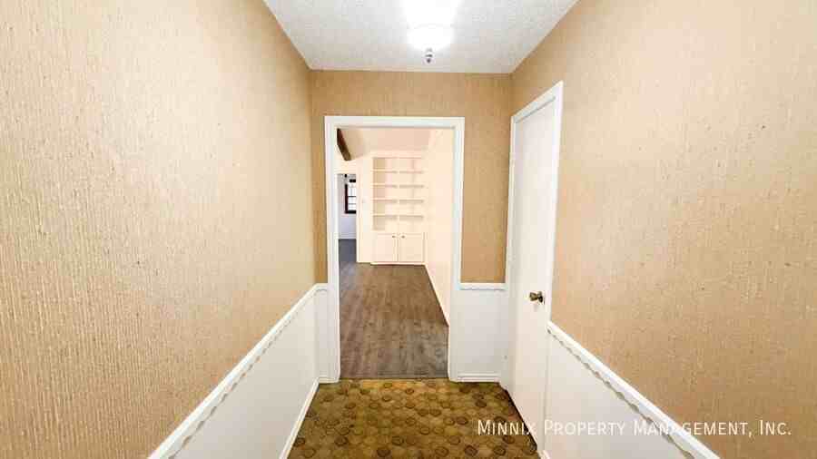 5520 80th St - Photo 2 of 28