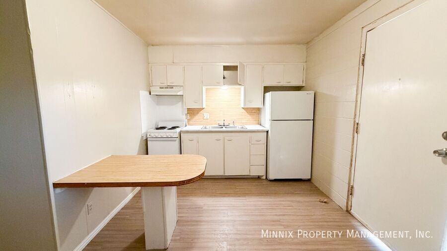 2212 2nd St #4 - Photo 2 of 10