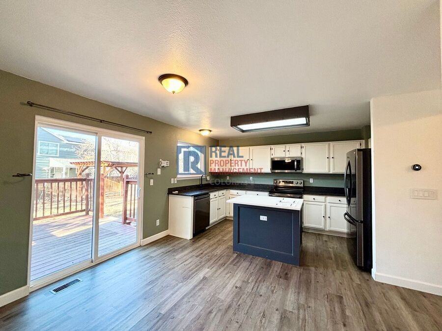 17627 Cornish Pl - Photo 5 of 19