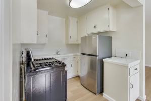 featured image of 1549 San Carlos Ave #28