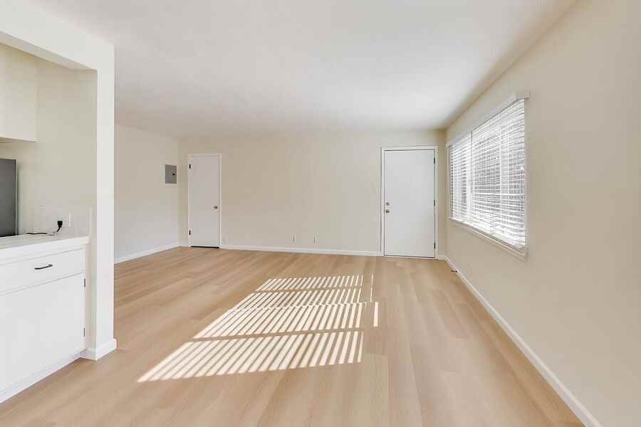 1549 San Carlos Ave #28 - Photo 5 of 28