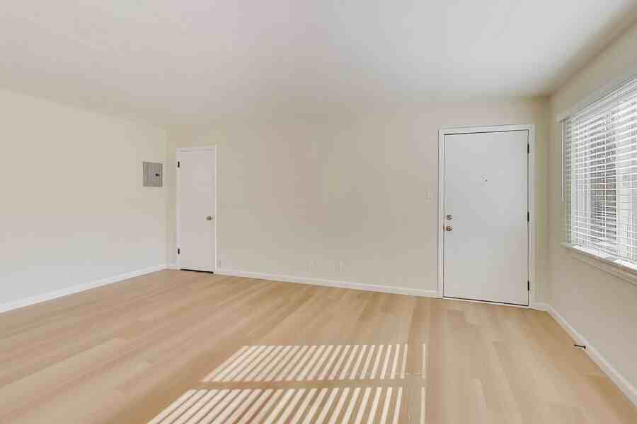 1549 San Carlos Ave #28 - Photo 6 of 28