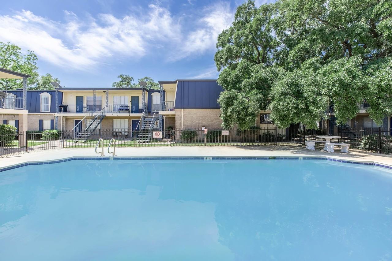 Providence at Baytown - Photo 4 of 42