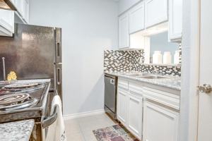 featured image of 1711 James Bowie Dr