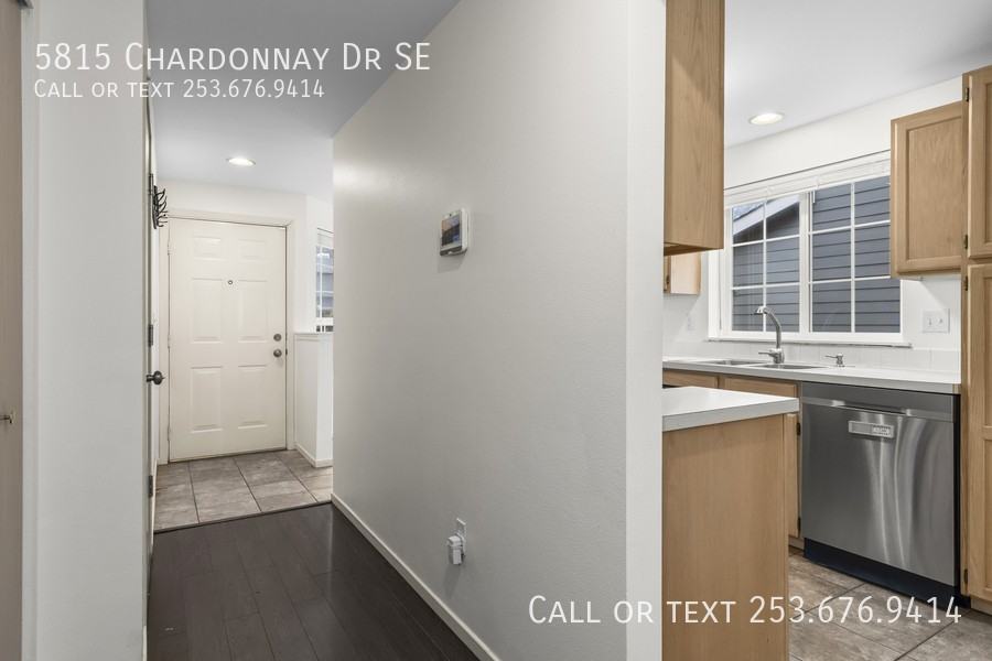 5815 Chardonnay Dr Se - Photo 7 of 24