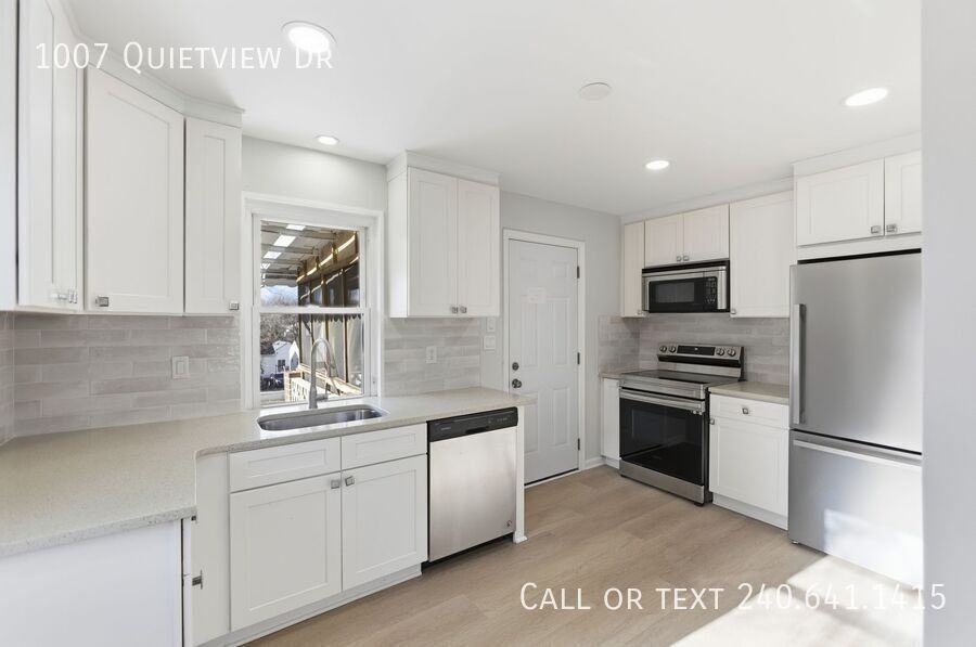 1007 Quietview Dr - Photo 6 of 32