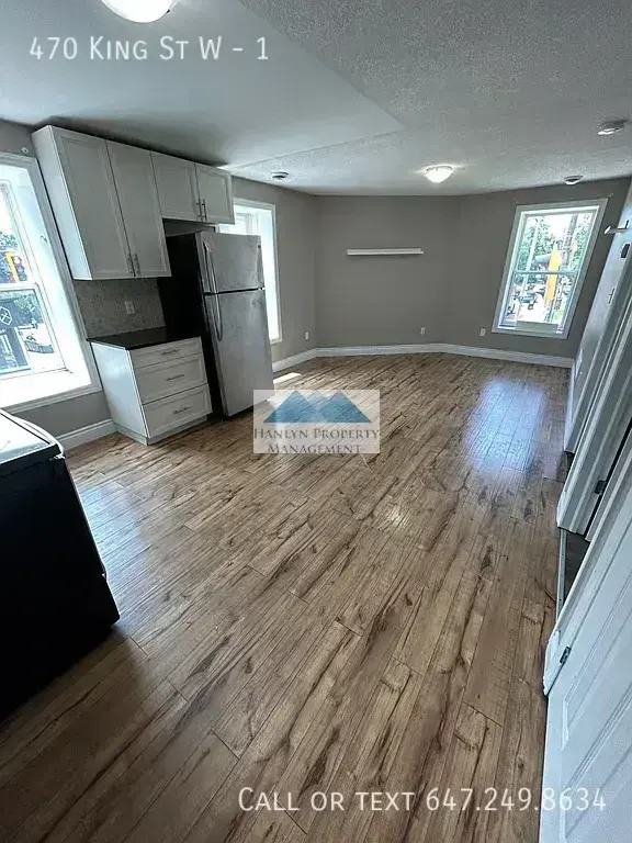 470 King St W #1 - Photo 3 of 7