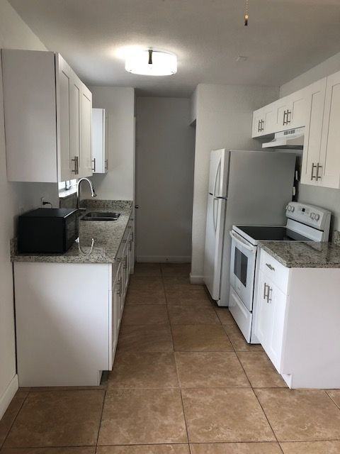 2444 Polk St - Photo 5 of 6