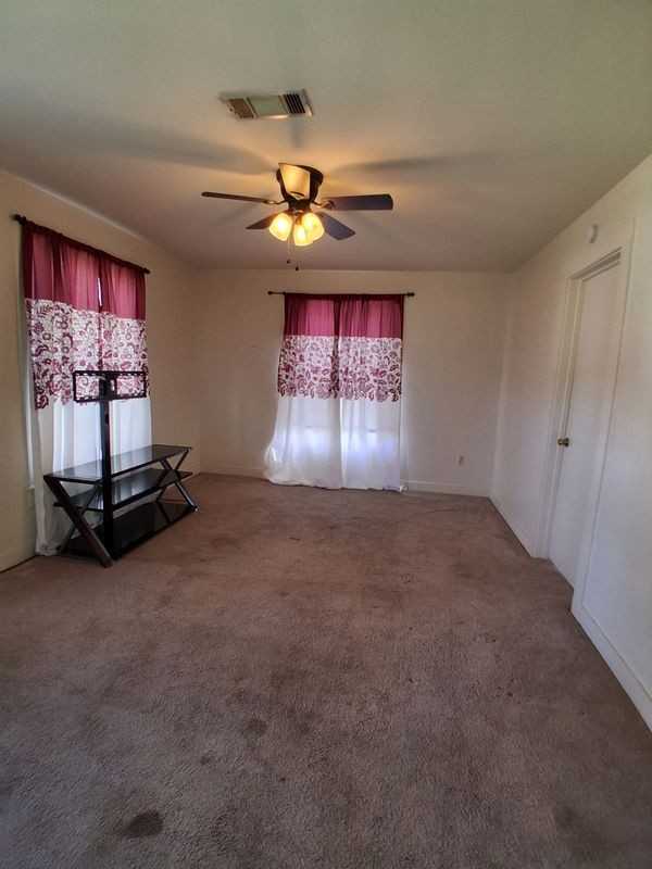 204 Holderrieth Blvd - Photo 3 of 6