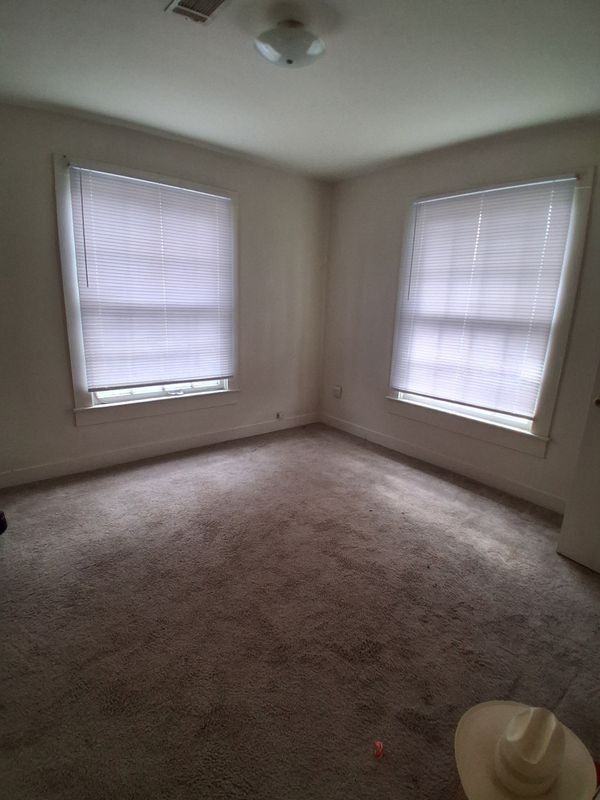 204 Holderrieth Blvd - Photo 4 of 6