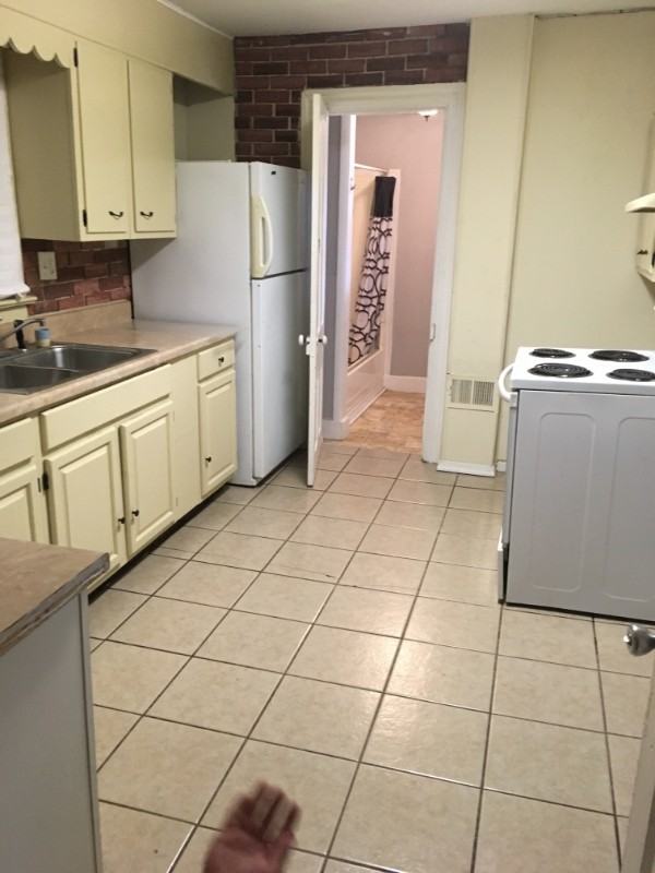 14 S East St #1 - Photo 6 of 9