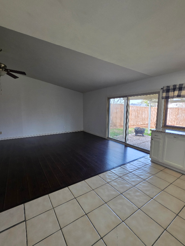 3011 Lockwood Cir - Photo 3 of 12