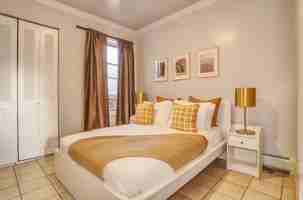 featured image of 208 48th St