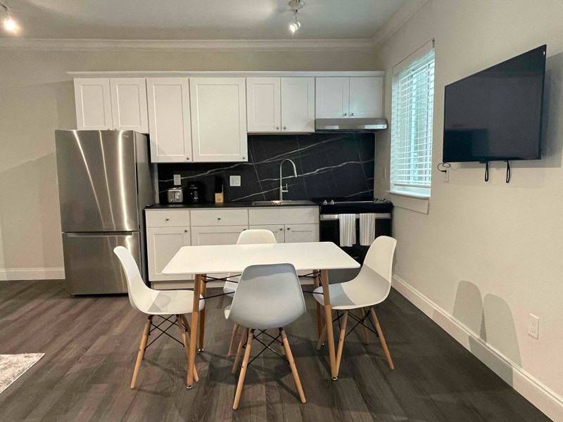 1135 Euclid Ave - Photo 4 of 5