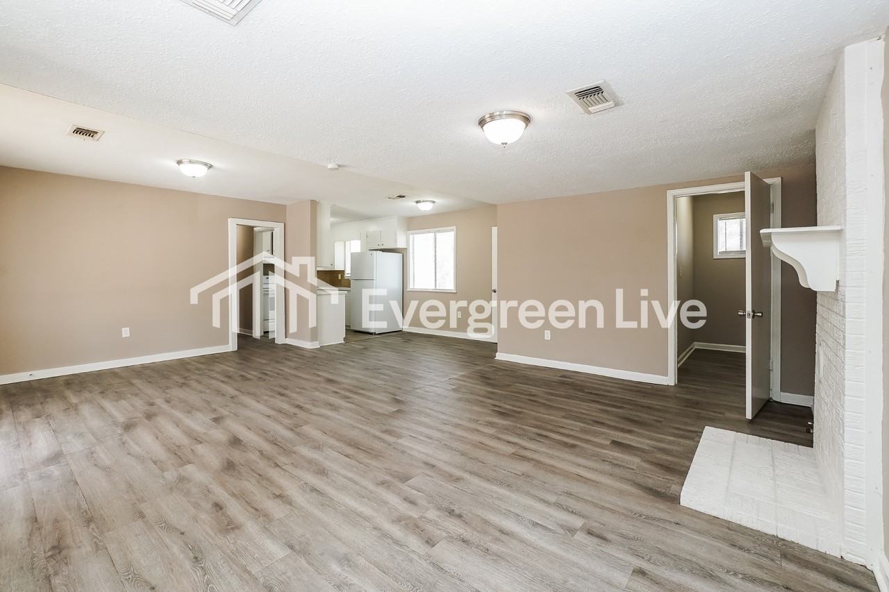 520 Luling St - Photo 2 of 15