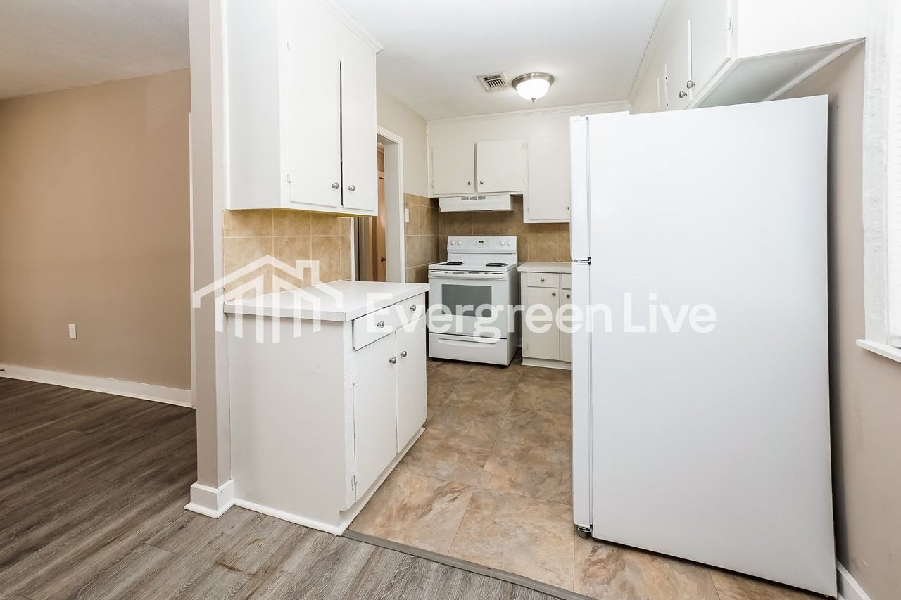 520 Luling St - Photo 3 of 15