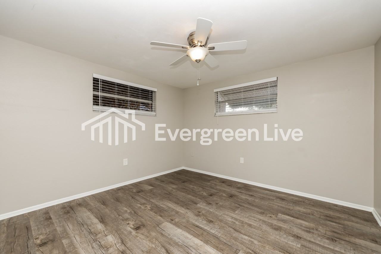 4654 Ackerman St - Photo 7 of 15