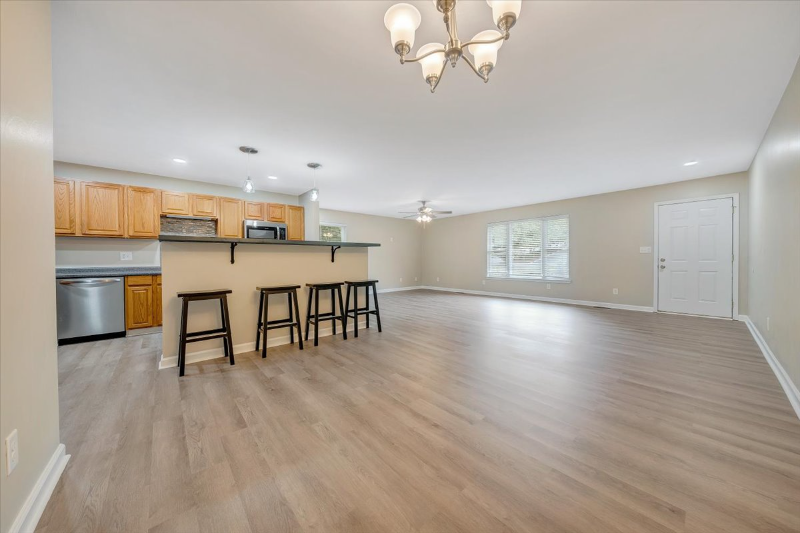 185 Catawba Rd - Photo 5 of 20