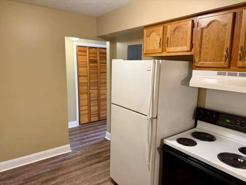 946 Madison Ave #1 - Photo 4 of 17