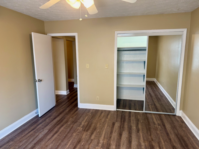 946 Madison Ave #1 - Photo 7 of 17