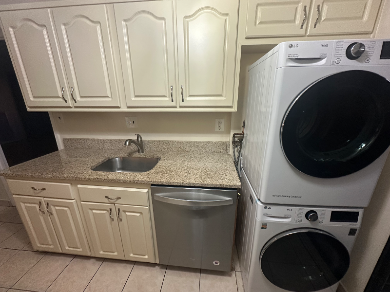 250 S Reynolds St #1104 - Photo 6 of 14