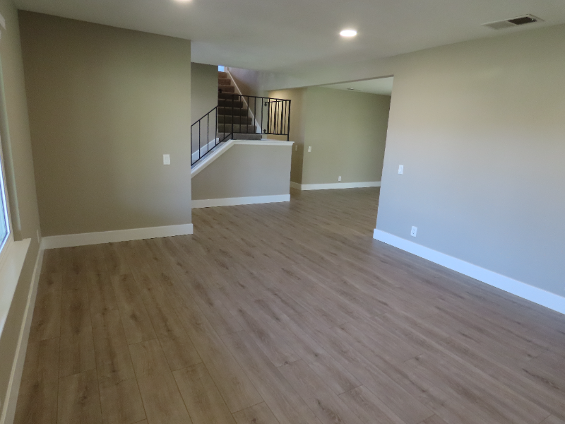 11852 Crystal Ave - Photo 4 of 20