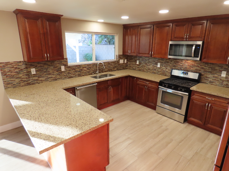 11852 Crystal Ave - Photo 5 of 20