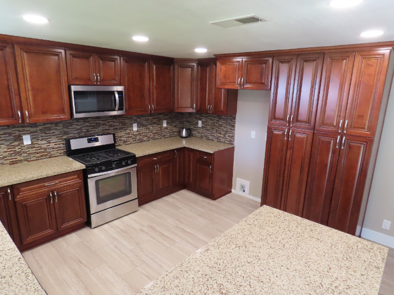 11852 Crystal Ave - Photo 6 of 20