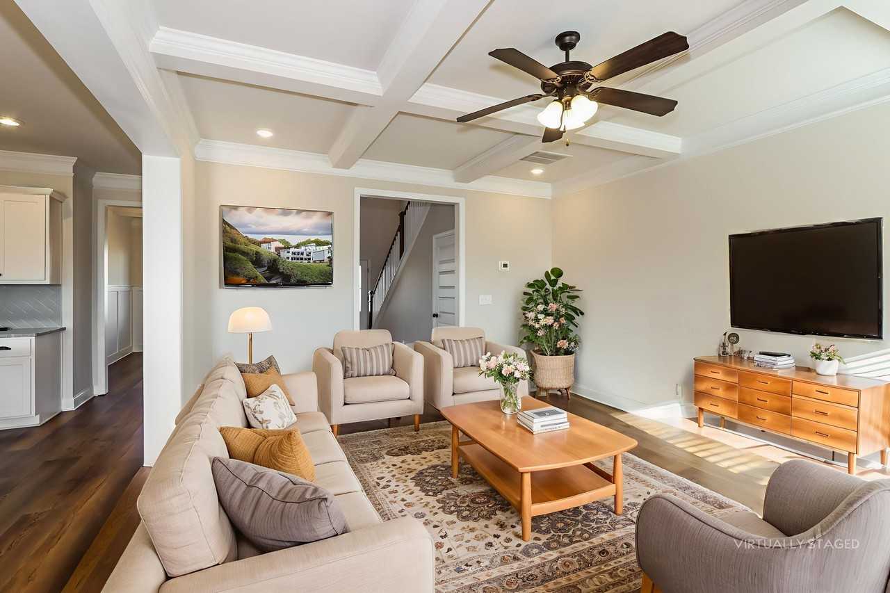 6053 Bakerville Ln - Photo 3 of 23