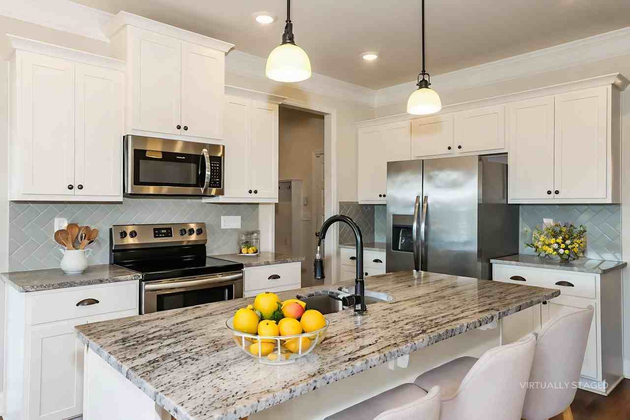 6053 Bakerville Ln - Photo 5 of 23