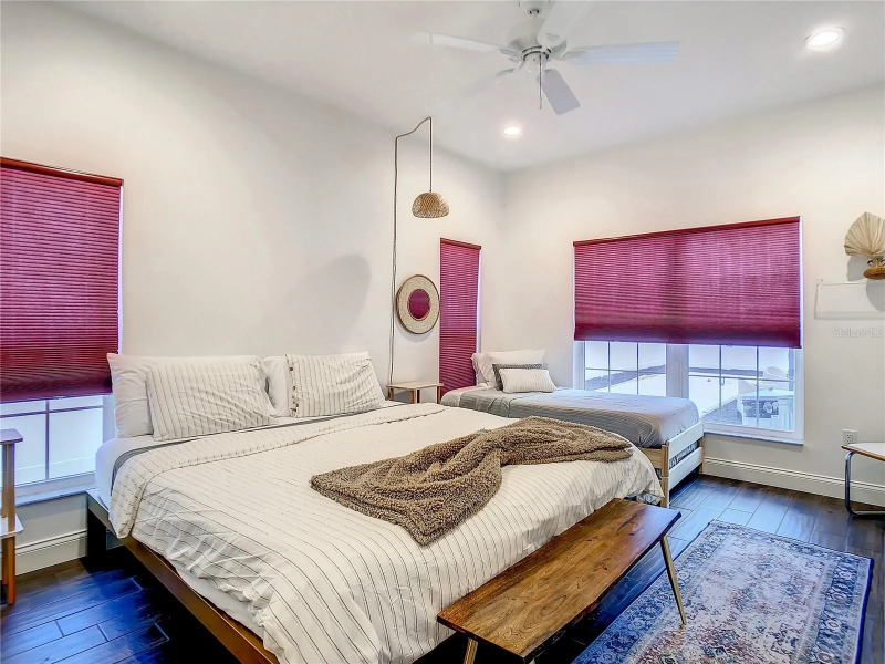 902 8th Ave Nw - Photo 3 of 14