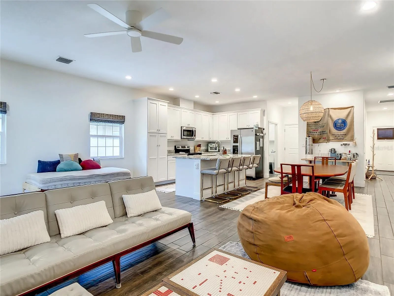 902 8th Ave Nw - Photo 5 of 14