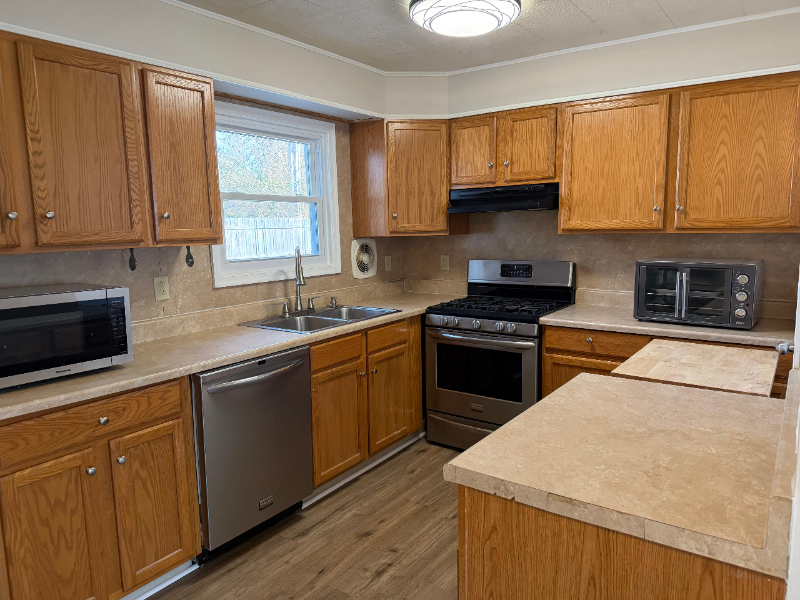 111 Gunning Bedford Dr - Photo 5 of 11