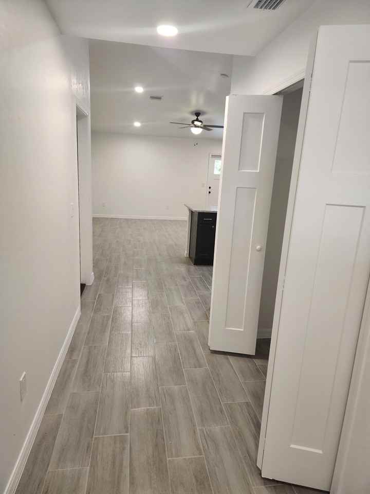 2442 Luther Rd #B - Photo 4 of 17