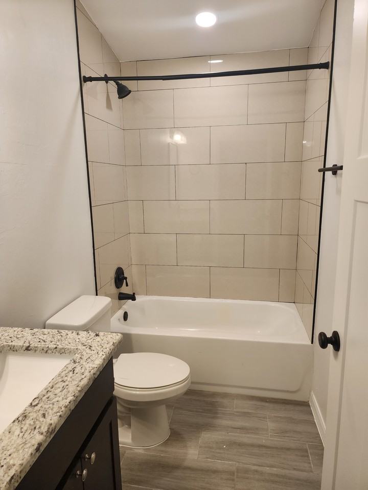 2442 Luther Rd #B - Photo 6 of 17