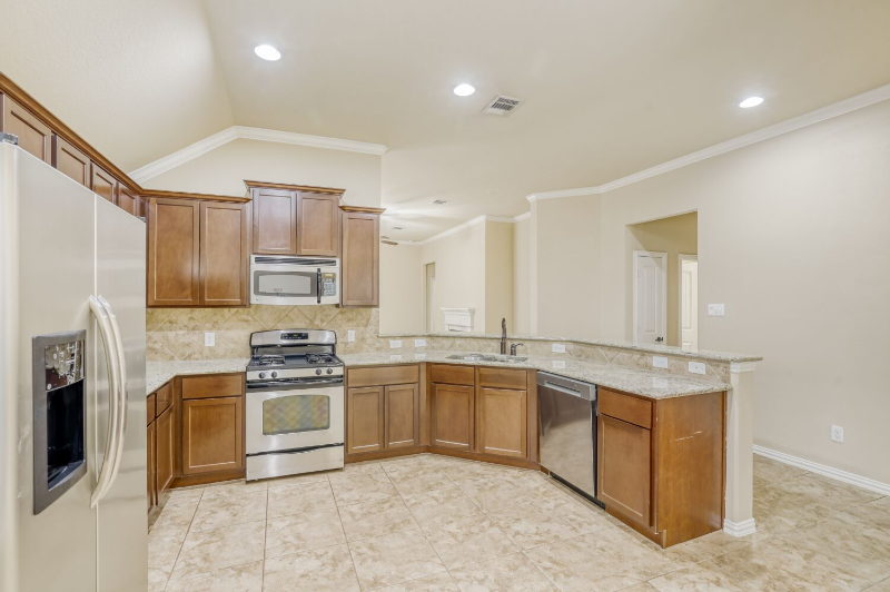 1921 Autumn Run Ln - Photo 2 of 17