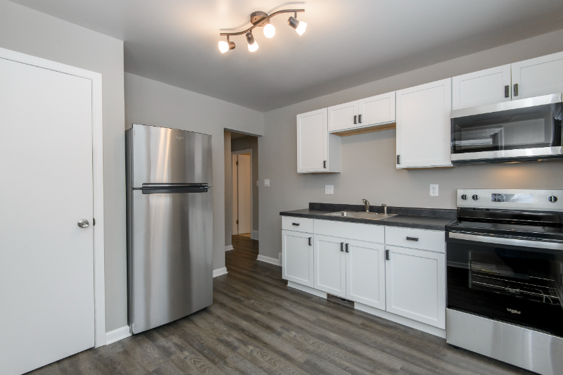 424 S 66th St - Photo 2 of 32