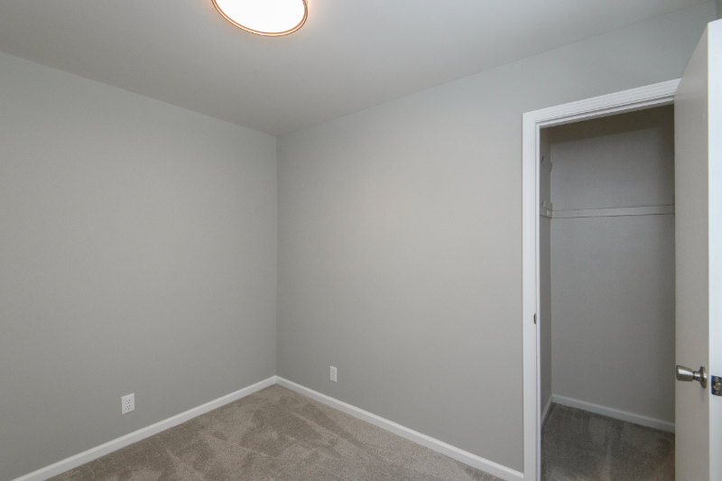 424 S 66th St - Photo 5 of 32