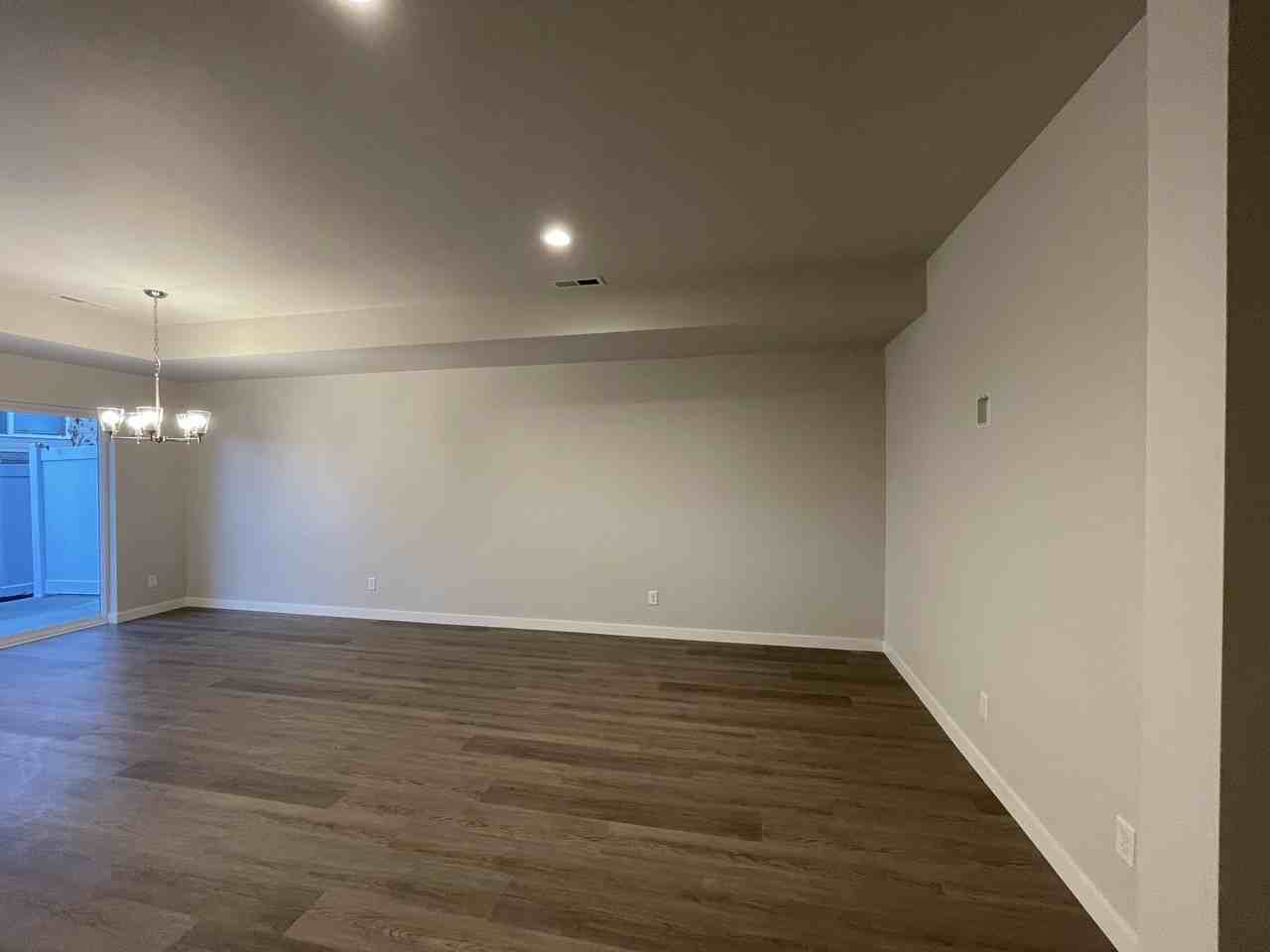 1030 Finch Lane #H3 - Photo 5 of 38