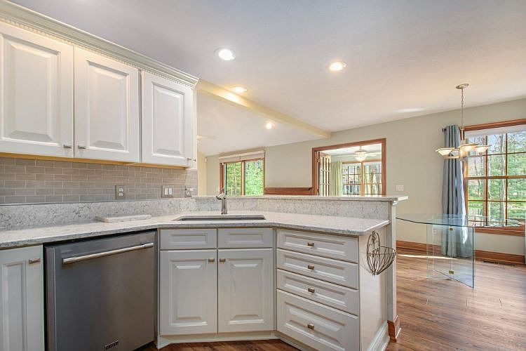 1527 Pine Top Trce - Photo 5 of 11