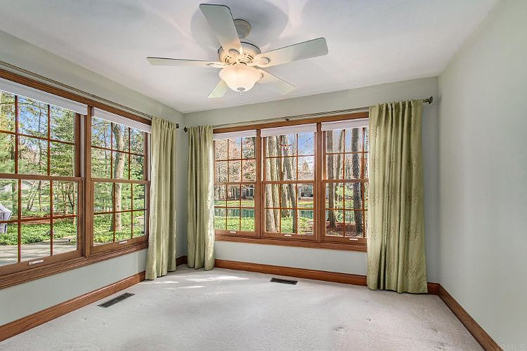 1527 Pine Top Trce - Photo 6 of 11