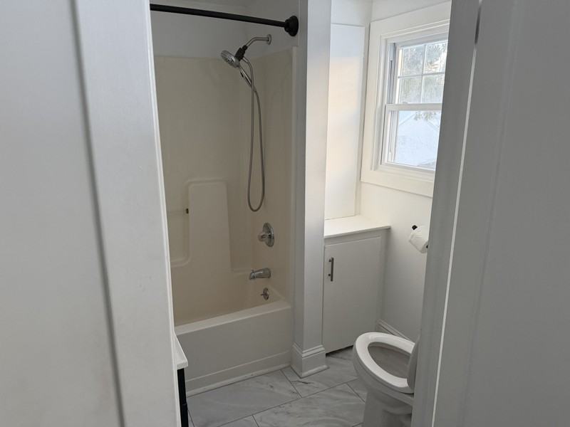 236 Glenmont Rd - Photo 3 of 9