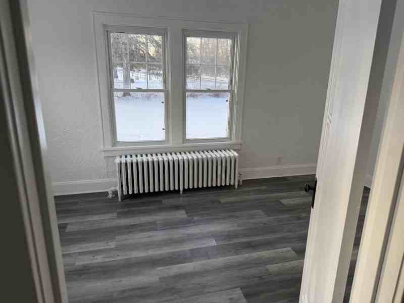 236 Glenmont Rd - Photo 5 of 9