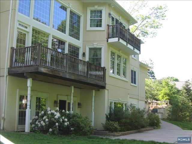 25 Great Hill Rd - Photo 2 of 12