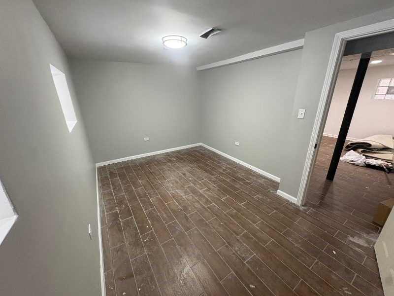 7744 S Clyde Ave - Photo 5 of 7