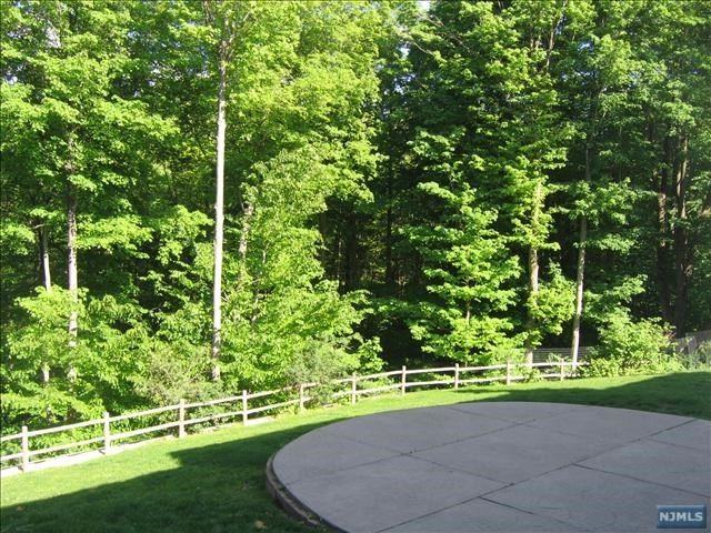 25 Great Hill Rd - Photo 3 of 12