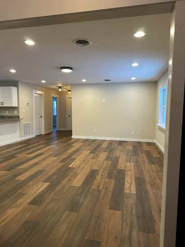 1070 Lusters Gate Rd - Photo 5 of 19