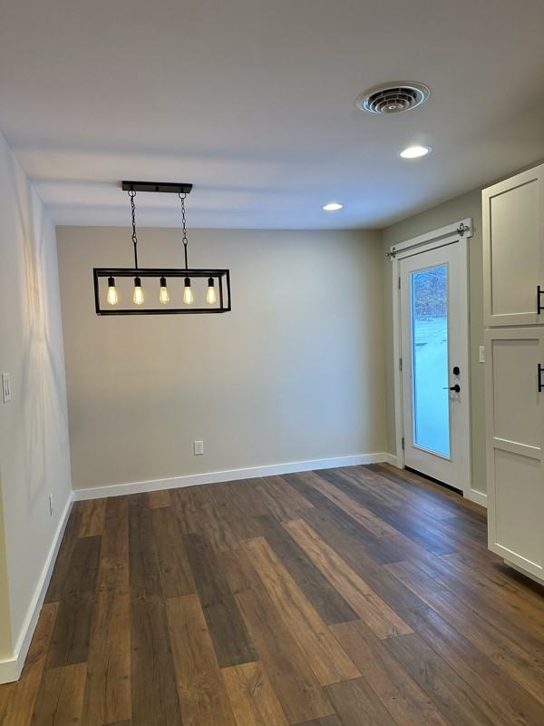 1070 Lusters Gate Rd - Photo 7 of 19